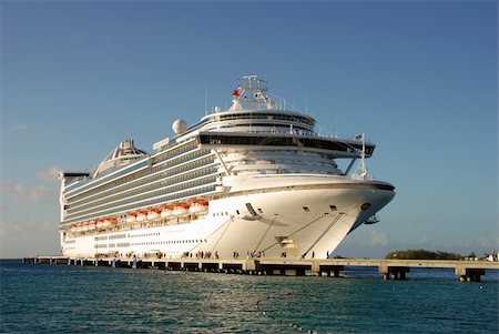 Romantic cruise getaway Stock Photo - Budget Royalty-Free & Subscription, Code: 400-03972622