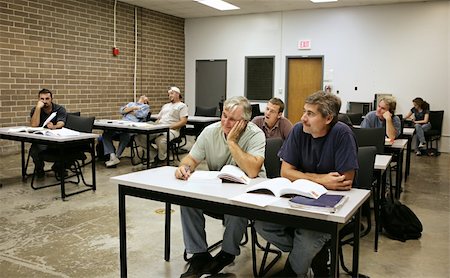 picture student school sleep in class - A classroom filled with very bored adult education students. Stock Photo - Budget Royalty-Free & Subscription, Code: 400-03972745