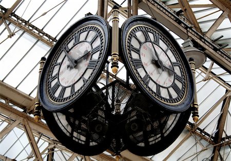 Waterloo Clock at Waterloo Station, London, UK Stock Photo - Budget Royalty-Free & Subscription, Code: 400-03984392