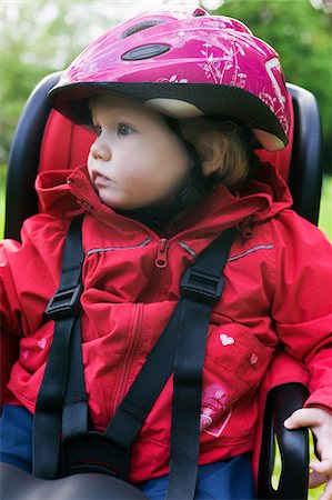 simsearch:600-03284222,k - Baby Girl in Baby Bicycle Seat, Sweden Foto de stock - Sin royalties Premium, Código: 600-04926398