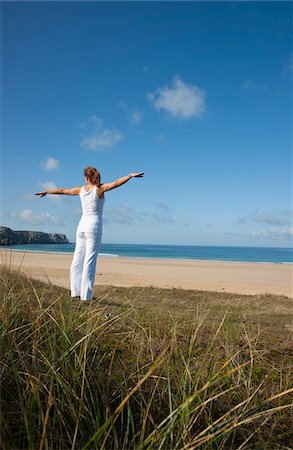 woman on Beach, Camaret-sur-Mer, Finistere, Bretagne, France Stock Photo - Premium Royalty-Free, Code: 600-05450956