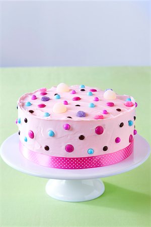 fancy (highly decorated) - Birthday Cake Foto de stock - Sin royalties Premium, Código: 600-05524093