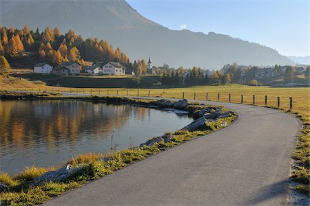 Lakeside Road in Autumn, Silsersee, Maloja, Engadin, Canton of Graubunden, Switzerland Stock Photo - Premium Royalty-Free, Code: 600-05524302