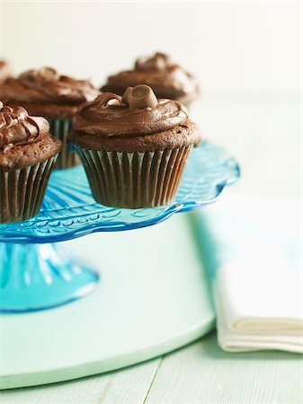 Chocolate Cupcakes Stock Photo - Premium Royalty-Free, Code: 600-05560304