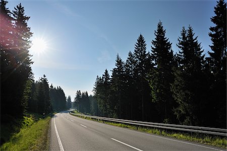 roadways in the sky - Country Road, Harz National Park, Harz, Sonnenberg, Lower Saxony, Germany Foto de stock - Sin royalties Premium, Código: 600-05642045