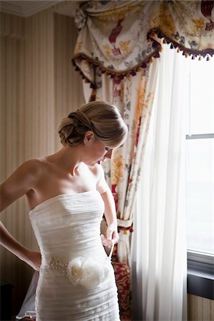 strapless - Bride Getting Ready Stock Photo - Premium Royalty-Free, Code: 600-05786577