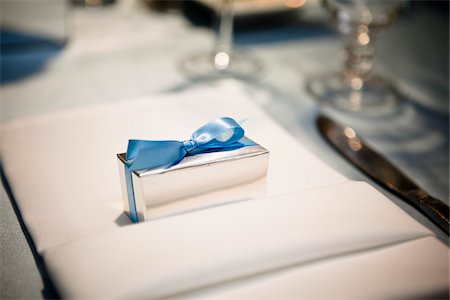 Wedding Favor at Place Setting Foto de stock - Sin royalties Premium, Código: 600-05786662