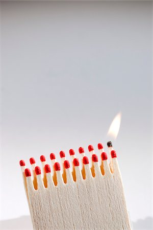 fire hazard - Lit Match in Package Stock Photo - Premium Royalty-Free, Code: 600-05810130