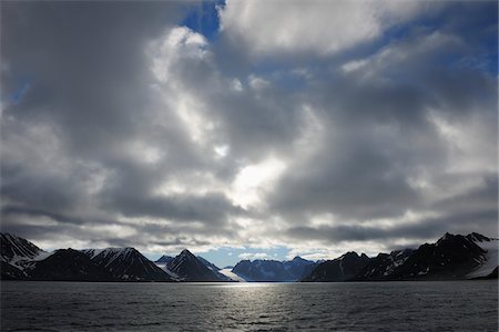 spitzbergen island - Glacier and Mountains, Magdalenefjorden, Spitsbergen, Svalbard, Norway Stock Photo - Premium Royalty-Free, Code: 600-05822011