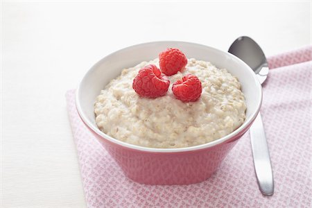 Bowl of Porridge Foto de stock - Sin royalties Premium, Código: 600-05947686