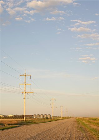 Chemin de terre à travers des terres agricoles, Alberta, Canada Photographie de stock - Premium Libres de Droits, Code: 600-05948101