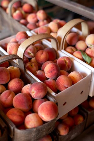 simsearch:600-02377945,k - Fresh Harvested Peaches in Baskets, Hipple Farms, Beamsville, Ontario, Canada Stock Photo - Premium Royalty-Free, Code: 600-05973025