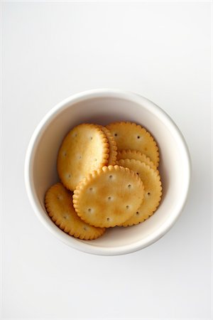 Bowl of Crackers Foto de stock - Sin royalties Premium, Código: 600-05973617