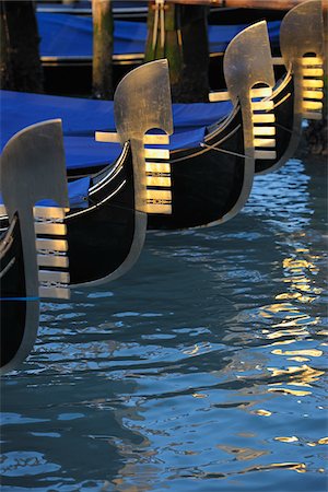 Gondola, Venice, Veneto, Italy Stock Photo - Premium Royalty-Free, Code: 600-06009361