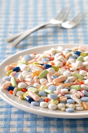drugs - Plate Full of Pills Stock Photo - Premium Royalty-Free, Code: 600-06119625