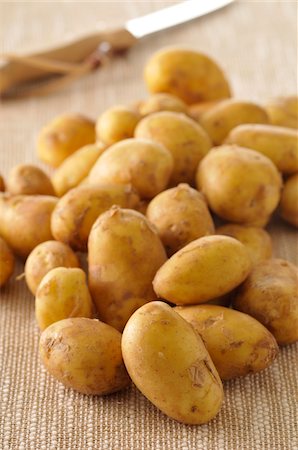 paper - Close-up of Potatoes Foto de stock - Sin royalties Premium, Código: 600-06170382