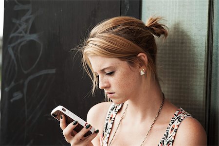 Portrait of Teenage Girl, Mannheim, Baden-Wurttemberg, Germany Stock Photo - Premium Royalty-Free, Code: 600-06355203