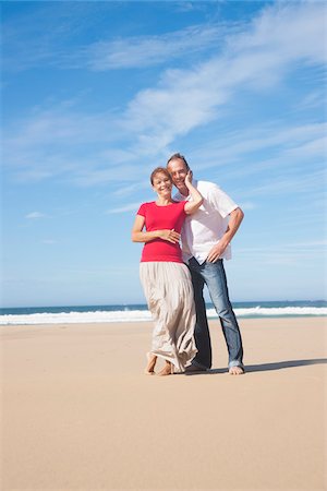 Portrait of Mature Couple Hugging on the Beach, Camaret-sur-Mer, Crozon Peninsula, Finistere, Brittany, France Stock Photo - Premium Royalty-Free, Code: 600-06382822