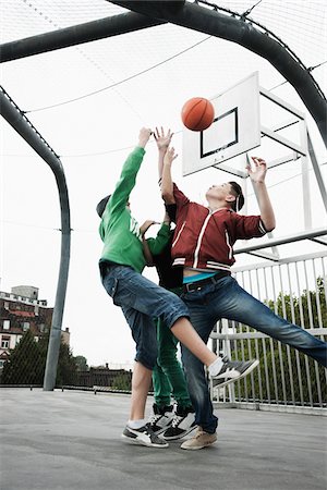 sweatshirt - Boys, Mannheim, Baden-Wurttemberg, Germany Stock Photo - Premium Royalty-Free, Code: 600-06382911