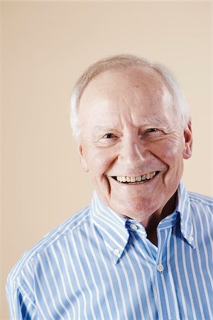 smiling one person - Portrait of Senior Man Foto de stock - Sin royalties Premium, Código: 600-06382920