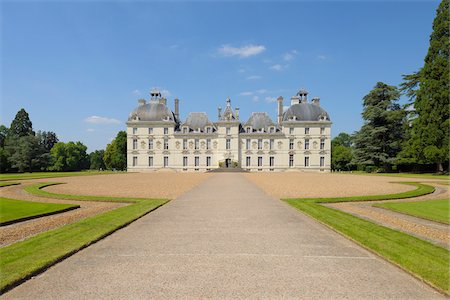 View of the 17th century Chateau de Cheverny (Cheverny Castle). UNESCO World Heritage Site, Loir-et-Cher, Loire, Loire Valley, France. Stock Photo - Premium Royalty-Free, Code: 600-06714195