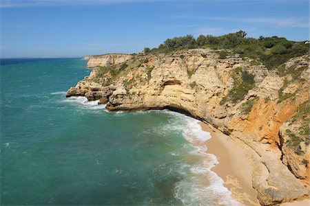 simsearch:600-07453845,k - Cliffs at Praia do Paraiso, Carvoeiro, Lagoa, Algarve, Portugal Photographie de stock - Premium Libres de Droits, Code: 600-06841869