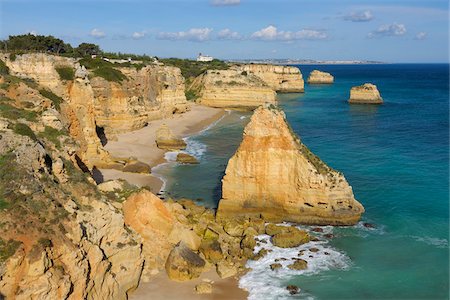 simsearch:600-07453845,k - Rocky Coastline with Atlantic Ocean at Praia da Marinha, Lagoa, Algarve, Portugal Photographie de stock - Premium Libres de Droits, Code: 600-06841861