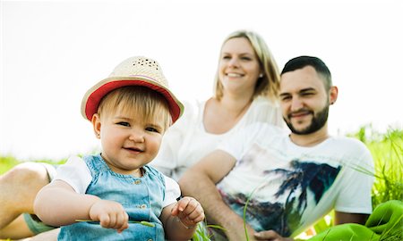 family portrait outdoors - Portrait of Family Outdoors, Mannheim, Baden-Wurttemberg, Germany Stock Photo - Premium Royalty-Free, Code: 600-06892762