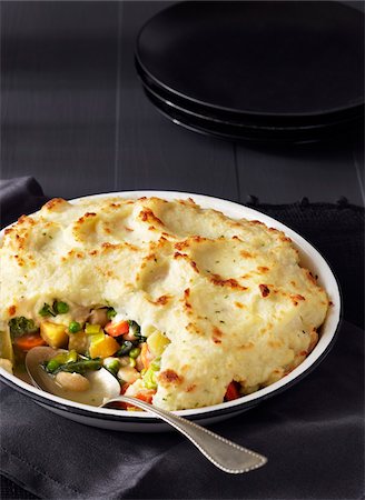 simsearch:600-06892689,k - Vegetarian Shepherd's Pie with Beans and Vegetables, Studio Shot Stock Photo - Premium Royalty-Free, Code: 600-06935016