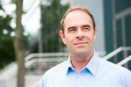 Portrait of Businessman Outdoors, Mannheim, Baden-Wurttemberg, Germany Stockbilder - Premium RF Lizenzfrei, Bildnummer: 600-06939767