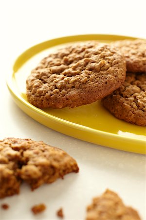 simsearch:600-07067653,k - Close-up of Cookies on Plate, Studio Shot Stock Photo - Premium Royalty-Free, Code: 600-06963770