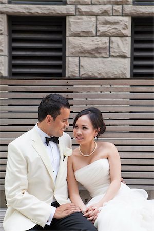 simsearch:700-05786584,k - Portrait of Bride and Groom, Toronto, Ontario, Canada Photographie de stock - Premium Libres de Droits, Code: 600-07117250