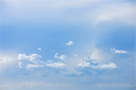 Clouds in Sky, Praia da Consolacao, Peniche, Leiria, Portugal Foto de stock - Sin royalties Premium, Código: 600-07278740