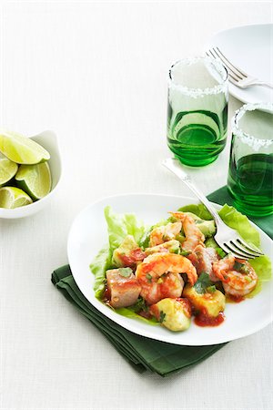 rim - Shrimp and Avocado Salad, Studio Shot Stock Photo - Premium Royalty-Free, Code: 600-07311292