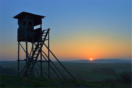 simsearch:600-07561369,k - Hunting Blind at Sunrise, Odenwald, Hesse, Germany Stock Photo - Premium Royalty-Free, Code: 600-07357277