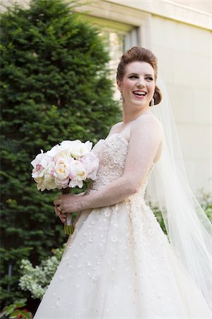 simsearch:600-03659143,k - Portrait of Bride, Toronto, Ontario, Canada Stock Photo - Premium Royalty-Free, Code: 600-07434995