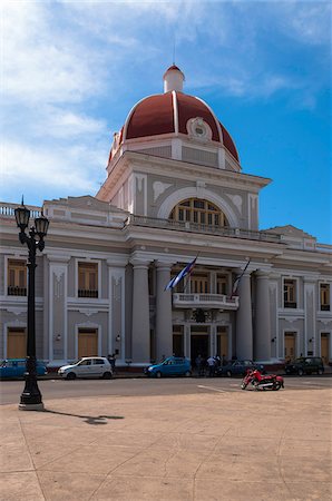 simsearch:400-07099669,k - The Town Hall in Parque Jose Marti, Cienfuegos, Cuba, West Indies, Caribbean Stock Photo - Premium Royalty-Free, Code: 600-07486881