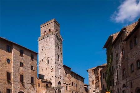 Tower and Buildings, Piazza della Cisterna, San Gimignano, Province of Siena, Tuscany, Italy Stock Photo - Premium Royalty-Free, Code: 600-07487429