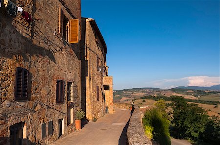 street building italy - Stone Buildings, Pienza, Val d'Orcia, Siena, Tuscany, Italy Photographie de stock - Premium Libres de Droits, Code: 600-07487461