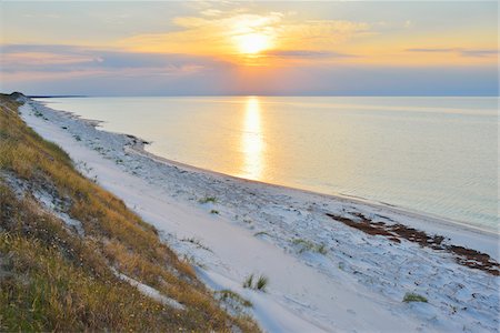 scenic and ocean - Baltic Sea Beach at Sunset, Summer, Zingst, Darss, Fischland-Darss-Zingst, Baltic Sea, Western Pomerania, Germany Stock Photo - Premium Royalty-Free, Code: 600-07564077