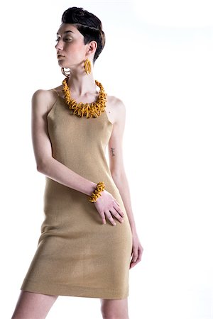 Portrait of Young Woman wearing Modern Jewellery, Studio Shot Foto de stock - Sin royalties Premium, Código: 600-07596037