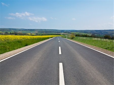 road horizon perspective photo - Highway through Weser Hills, North Rhine-Westphalia, Germany Stock Photo - Premium Royalty-Free, Code: 600-07608329