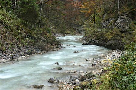 river photos - Scenic view of Partnach Gorge in autumn, Garmisch Partenkirchen District, Upper Bavaria, Germany Foto de stock - Sin royalties Premium, Código: 600-07911262