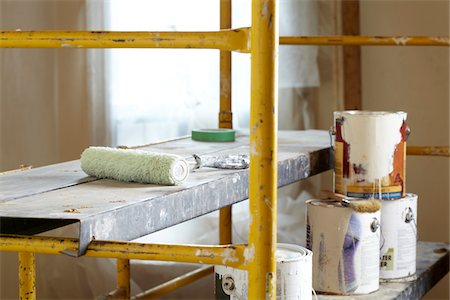 peter reali - Scaffolding with Paint Cans and Paint Roller for Home Renovation Stock Photo - Premium Royalty-Free, Code: 600-07958208