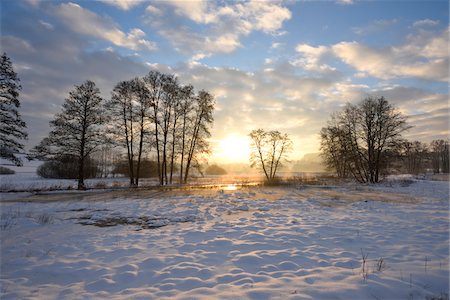 simsearch:600-07810455,k - Landscape of Sunrise on Early Morning in Winter, Upper Palatinate, Bavaria, Germany Stock Photo - Premium Royalty-Free, Code: 600-07968162