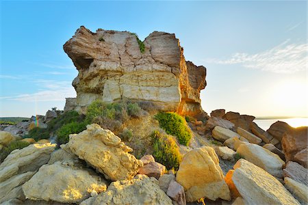 provence-alpes-cote d'azur - Rocky Coast with Sun in Summer, La Couronne, Martigues, Cote Bleue, Mediterranean Sea, Provence-Alpes-Cote d'Azur, Bouches du Rhone, France Stock Photo - Premium Royalty-Free, Code: 600-07991547