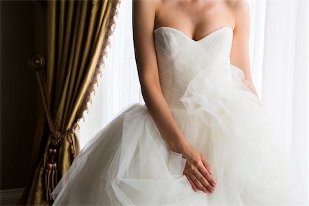 simsearch:700-03587091,k - Portrait of Bride in Strapless Wedding Dress, Toronto, Ontario, Canada Stock Photo - Premium Royalty-Free, Code: 600-08025985