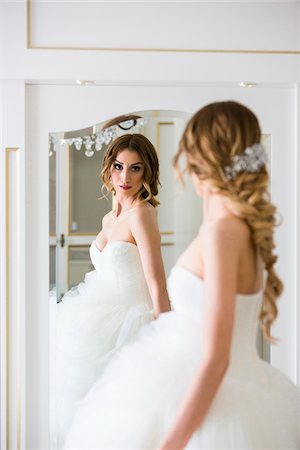 simsearch:700-05786438,k - Portrait of Bride Looking in Mirror, Toronto, Ontario, Canada Stock Photo - Premium Royalty-Free, Code: 600-08025988