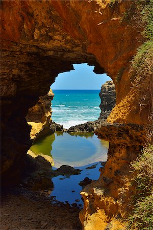 rock arch - Sea Grotto, The Grotto, Port Campbell, Great Ocean Road, Victoria, Australia Stock Photo - Premium Royalty-Free, Code: 600-08026097