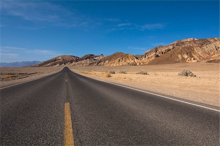 simsearch:600-05524186,k - Paved Road in Desert Landscape, Death Valley National Park, California, USA Stock Photo - Premium Royalty-Free, Code: 600-08059845